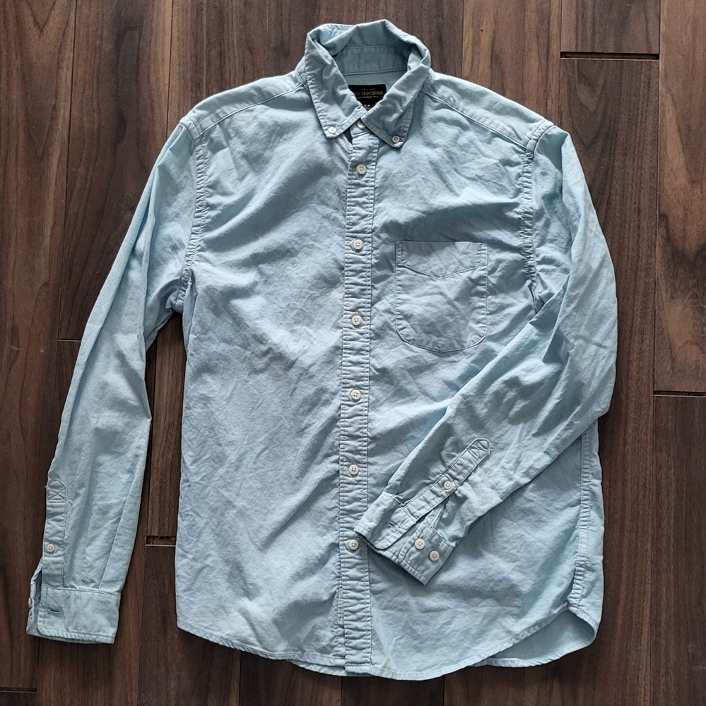 Shirt with buttons